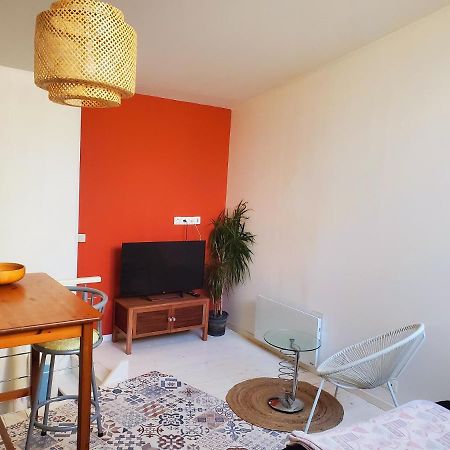Appartement En Duplex Viviers 外观 照片
