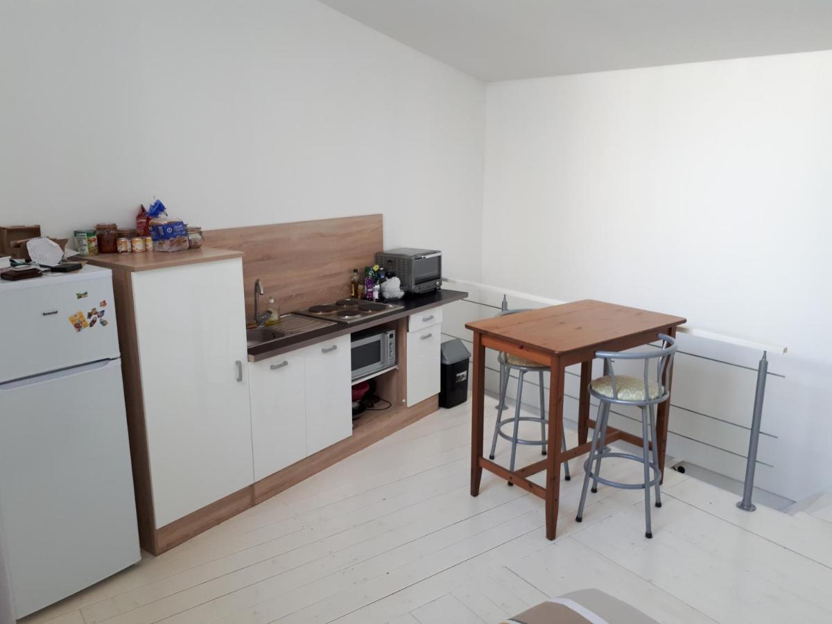 Appartement En Duplex Viviers 外观 照片