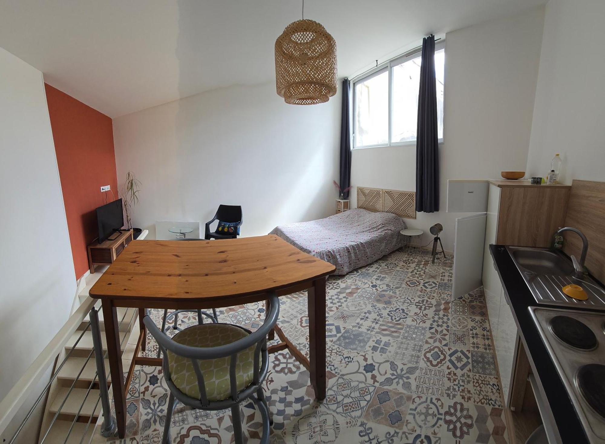 Appartement En Duplex Viviers 外观 照片