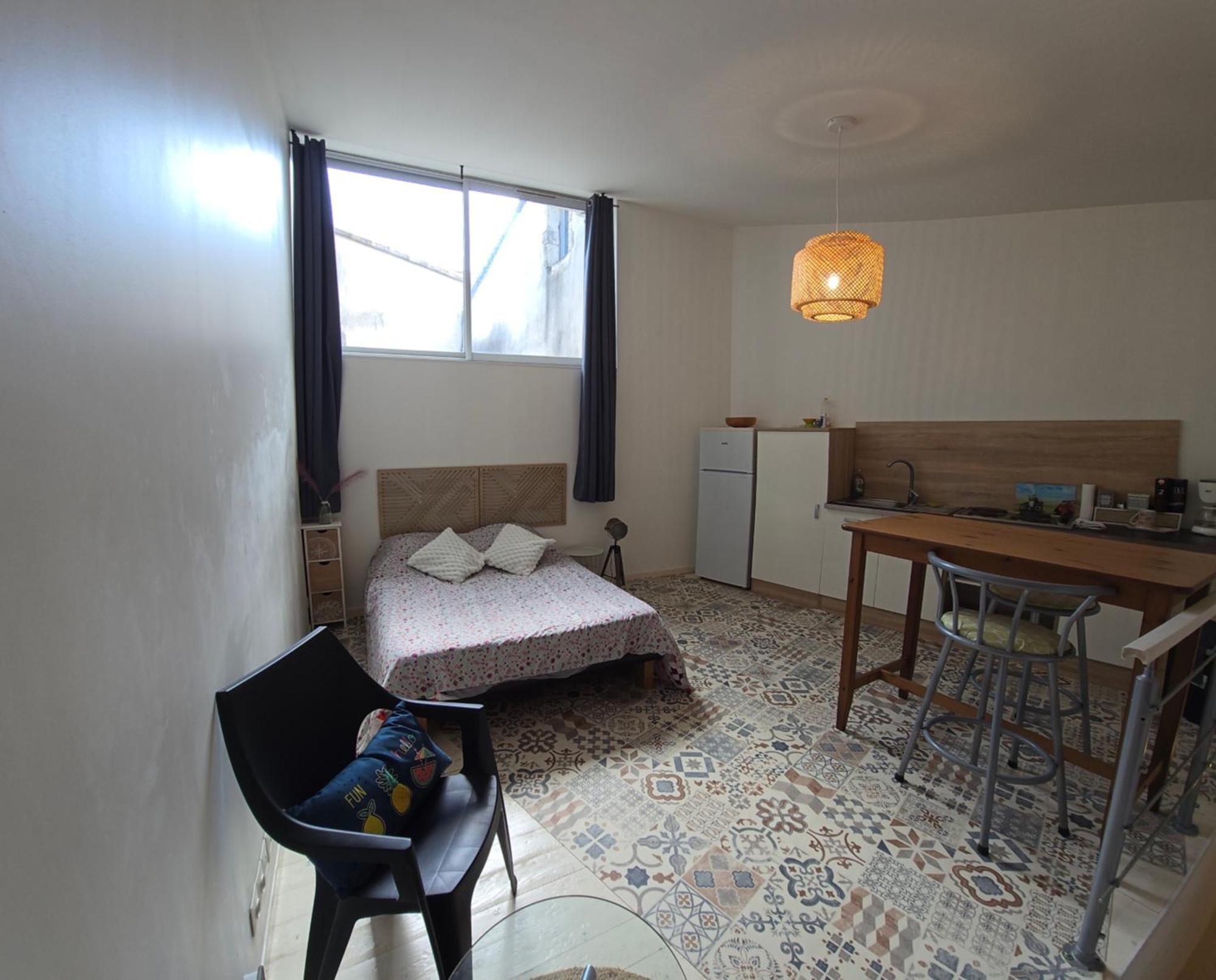 Appartement En Duplex Viviers 外观 照片